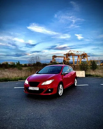 samochody osobowe Seat Ibiza cena 26000 przebieg: 235000, rok produkcji 2010 z Swarzędz